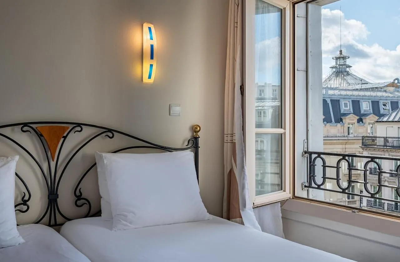 ***  Hotel London Paris Fransa